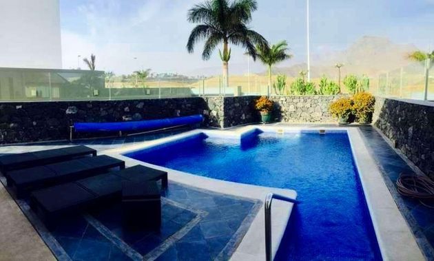 Foto 1 de Casa en venda a Costa Adeje de 6 habitacions amb terrassa i piscina