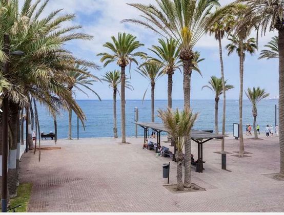Foto 2 de Casa en venda a Los Cristianos - Playa de las Américas de 4 habitacions amb terrassa i mobles