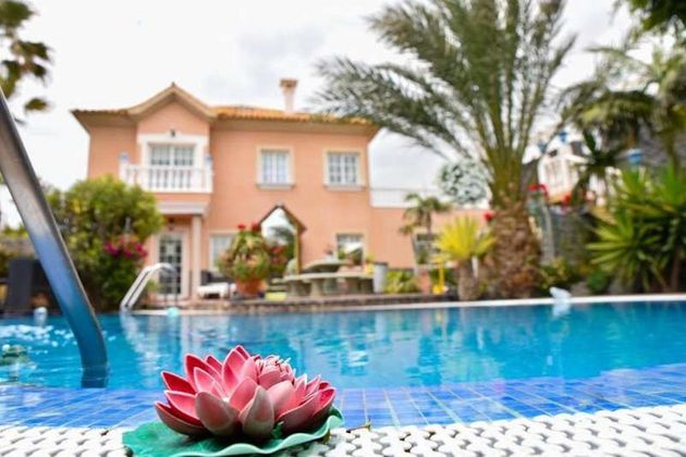 Foto 2 de Casa en venda a El Médano de 12 habitacions amb terrassa i piscina