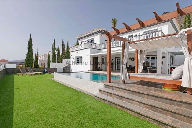 Foto 2 de Casa en venda a Costa Adeje de 4 habitacions amb terrassa i piscina