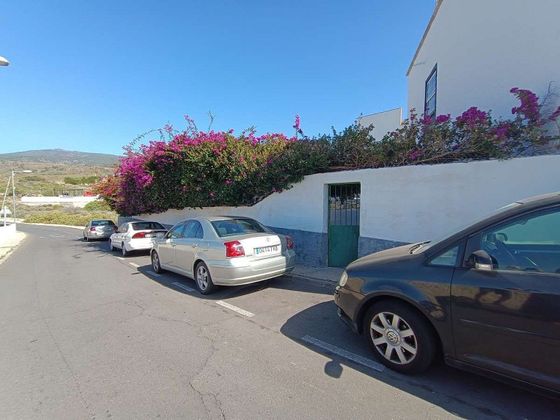 Foto 2 de Casa en venta en Arico de 8 habitaciones con terraza