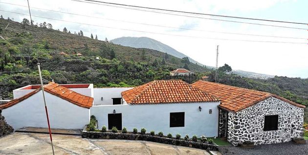 Foto 1 de Casa en venda a Chío - Chiguergue de 4 habitacions amb piscina