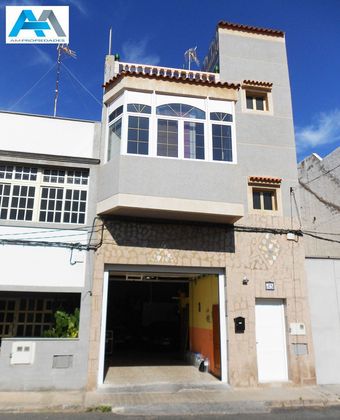 Foto 2 de Xalet en venda a Vecindario-Paredilla-Sardina de 3 habitacions amb terrassa i piscina