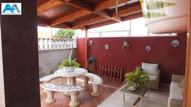Foto 2 de Casa en venda a calle Segovia de 4 habitacions amb terrassa i garatge