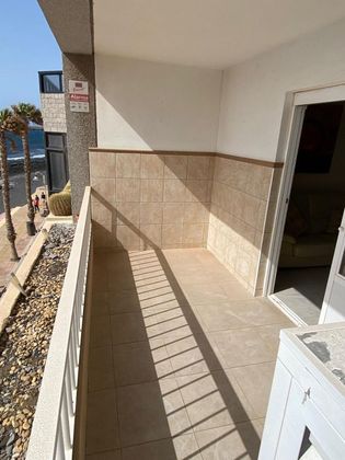 Foto 2 de Pis en venda a Playa de Arinaga de 2 habitacions amb terrassa i garatge