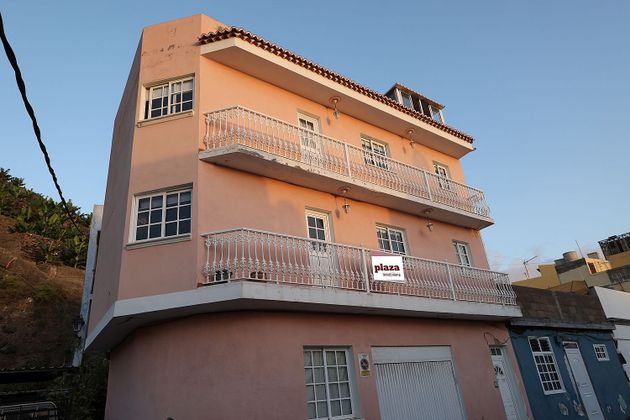 Foto 1 de Xalet en venda a Tazacorte de 5 habitacions amb terrassa i garatge