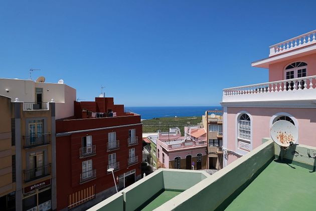 Foto 1 de Xalet en venda a Tazacorte de 15 habitacions amb terrassa i piscina