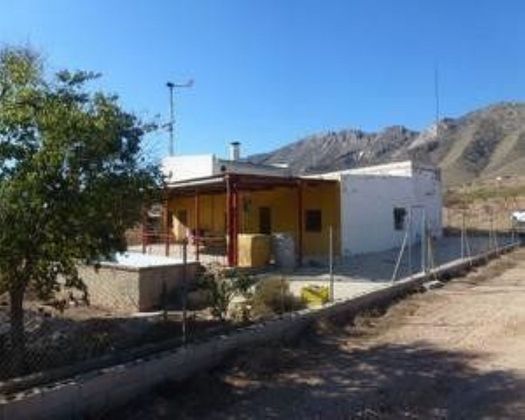 Foto 1 de Casa rural en venda a El Fondo de les Neus-El Hondon de las Nieves de 4 habitacions amb jardí