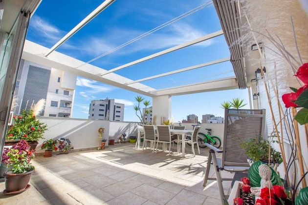 Foto 2 de Àtic en venda a Puerto Deportivo de 4 habitacions amb terrassa i piscina