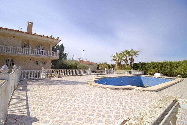 Foto 2 de Xalet en venda a Peña de las Águilas de 5 habitacions amb terrassa i piscina