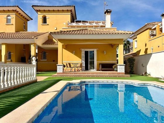 Foto 1 de Venta de chalet en Torrenueva de 4 habitaciones con terraza y piscina
