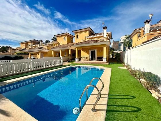 Foto 2 de Venta de chalet en Torrenueva de 4 habitaciones con terraza y piscina