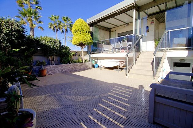 Foto 1 de Casa en venta en Los Arenales del Sol de 5 habitaciones con terraza y piscina