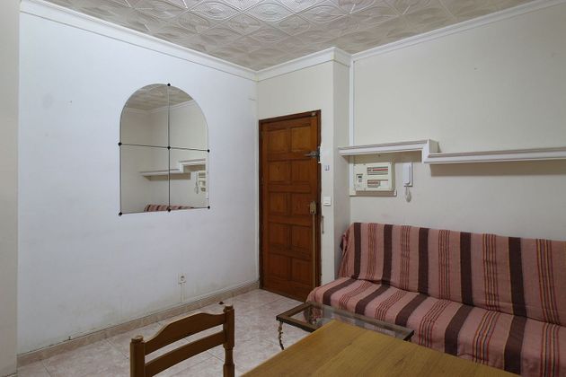 Foto 1 de Piso en venta en calle General Vives de 1 habitación con aire acondicionado y ascensor