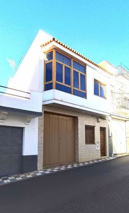 Foto 1 de Venta de casa adosada en calle Manuel Picar Morales de 5 habitaciones con terraza y garaje