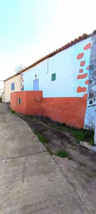 Foto 1 de Casa adosada en venta en calle Lugar El Espartero de 3 habitaciones con jardín