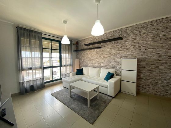 Foto 2 de Pis en lloguer a Buenavista-Rosa Vila de 2 habitacions amb terrassa i mobles