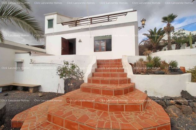 Foto 1 de Casa en venta en Güime de 4 habitaciones con terraza y jardín