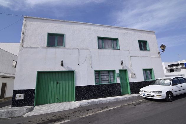 Foto 1 de Casa en venda a Tías pueblo de 7 habitacions amb terrassa i garatge