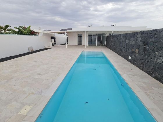 Foto 2 de Casa en venda a calle Rechabal de 3 habitacions amb piscina i jardí