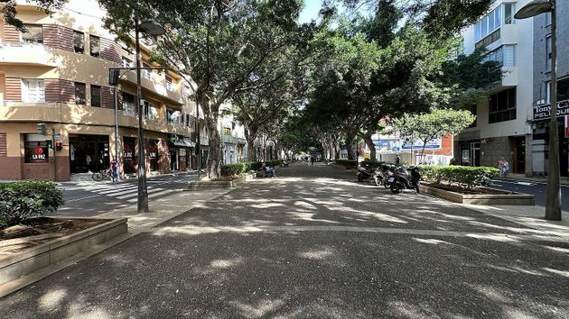 Foto 1 de Local en alquiler en calle De Los Sueños con terraza