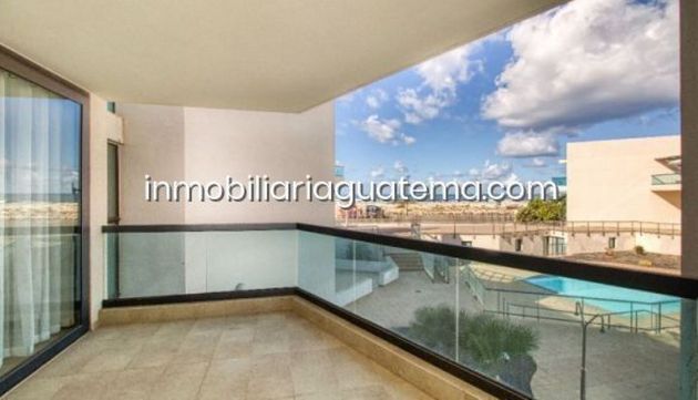 Foto 2 de Venta de piso en El Cotillo de 2 habitaciones con terraza y piscina