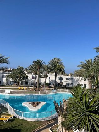 Foto 1 de Pis en venda a Corralejo de 2 habitacions amb terrassa i piscina