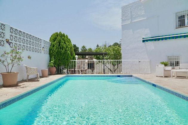 Foto 2 de Venta de casa en Benalmádena pueblo de 4 habitaciones con terraza y piscina