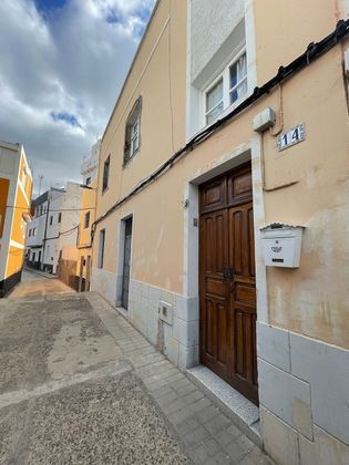 Foto 1 de Casa adosada en venta en calle Erizo de 7 habitaciones con terraza y aire acondicionado