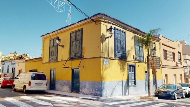 Foto 1 de Chalet en venta en calle De Canarias de 3 habitaciones con balcón