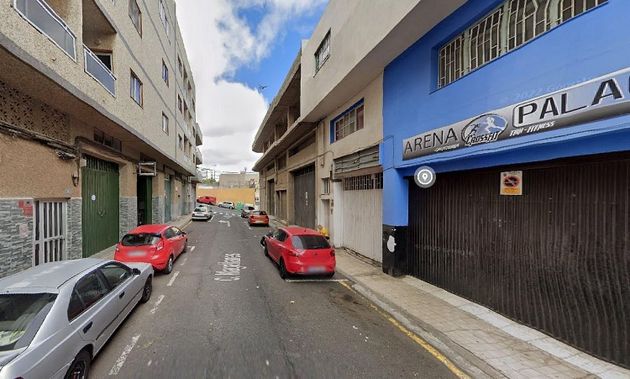 Foto 2 de Pis en venda a calle Magallanes de 2 habitacions amb garatge