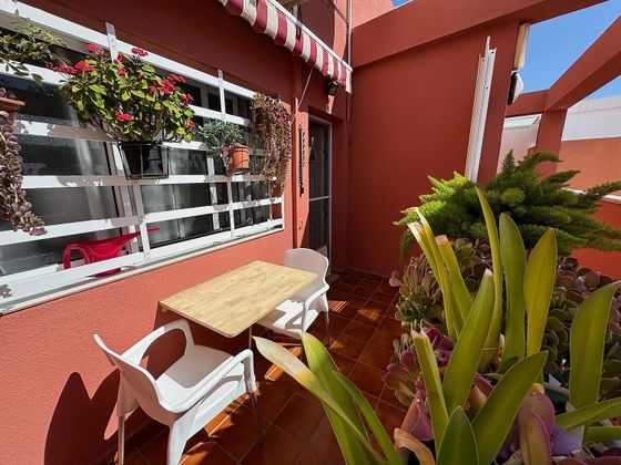 Foto 1 de Piso en venta en calle Tinguaro de 2 habitaciones con terraza y garaje