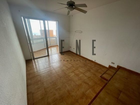 Foto 2 de Venta de piso en Radazul de 3 habitaciones con terraza y piscina