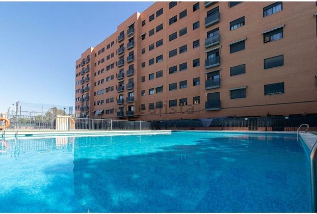 Foto 1 de Pis en venda a avenida De Abril de 3 habitacions amb piscina i garatge