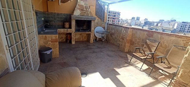 Foto 1 de Ático en alquiler en Campello Pueblo de 3 habitaciones con terraza y garaje