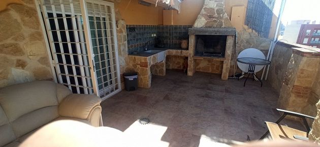 Foto 2 de Àtic en lloguer a Campello Pueblo de 3 habitacions amb terrassa i garatge