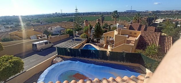 Foto 1 de Xalet en lloguer a Bonalba-Cotoveta de 3 habitacions amb terrassa i piscina