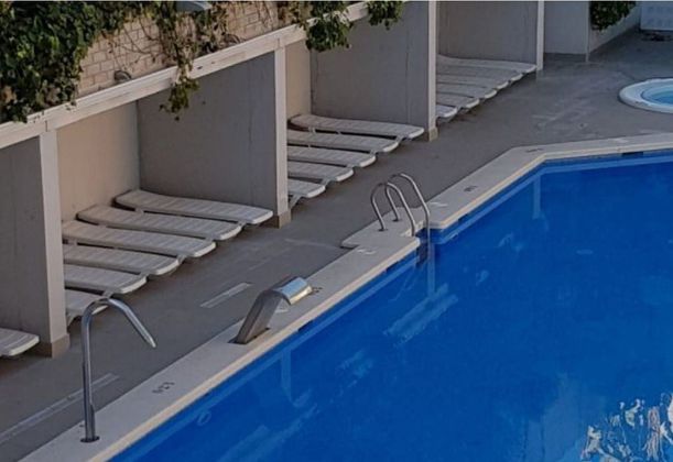 Foto 2 de Piso en alquiler en glorieta Del Reino Unido de 2 habitaciones con terraza y piscina