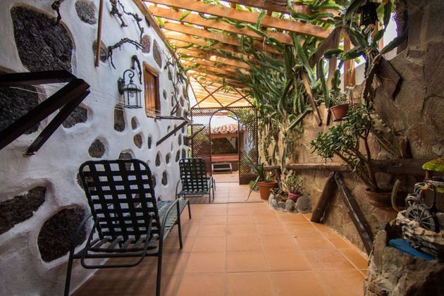 Foto 1 de Casa adossada en venda a Tamaimo-Arguayo de 6 habitacions amb terrassa i garatge
