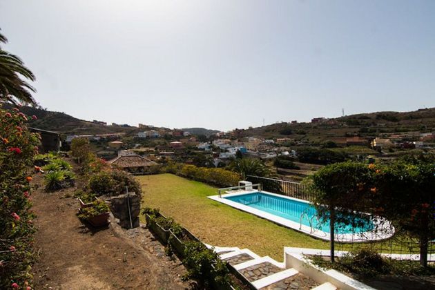 Foto 2 de Venta de chalet en calle Zoilo Rodriguez de 9 habitaciones con terraza y piscina