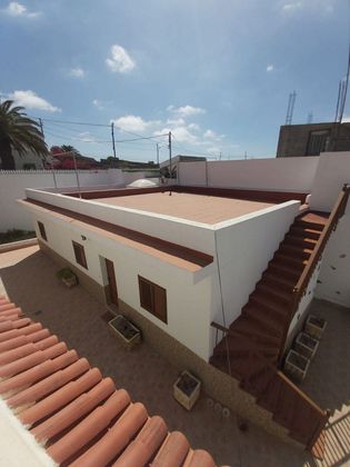 Foto 2 de Casa en venda a Los Blanquitos de 5 habitacions amb terrassa i garatge