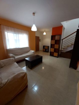 Foto 2 de Casa adossada en venda a San Isidro de 3 habitacions amb terrassa i garatge