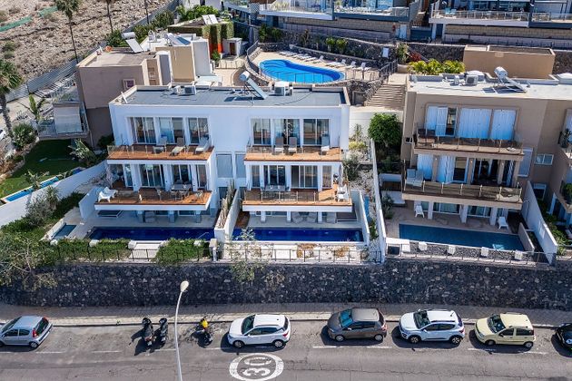 Foto 2 de Casa en venda a calle Noruega de 3 habitacions amb terrassa i piscina