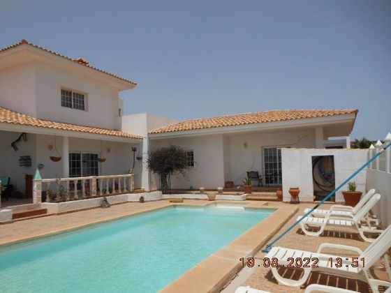 Foto 1 de Casa rural en venda a Tefía-Tetir de 5 habitacions amb piscina i garatge