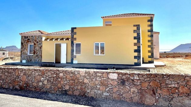 Foto 2 de Chalet en venta en Buenavista-Rosa Vila de 4 habitaciones con terraza y jardín