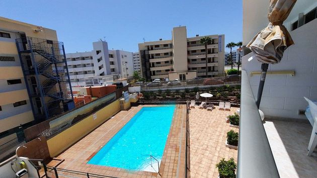 Foto 1 de Pis en venda a Playa del Inglés de 1 habitació amb piscina i garatge