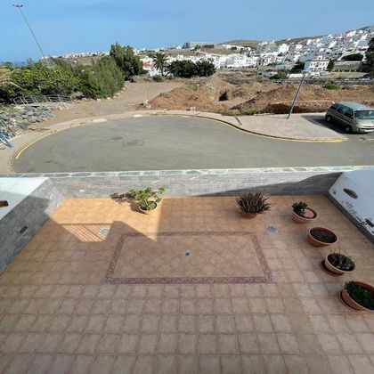 Foto 1 de Venta de casa en Agaete de 3 habitaciones con terraza y balcón