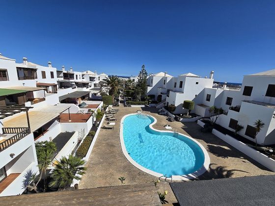 Foto 1 de Pis en lloguer a Costa Teguise de 2 habitacions amb terrassa i piscina