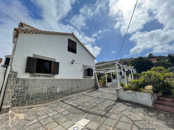 Foto 1 de Casa adossada en venda a calle Doctor Vicente Navarro Marco de 4 habitacions amb garatge