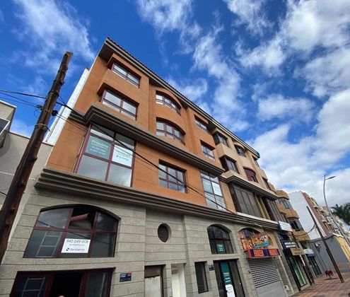 Foto 2 de Pis en venda a avenida De Canarias de 2 habitacions amb terrassa i garatge